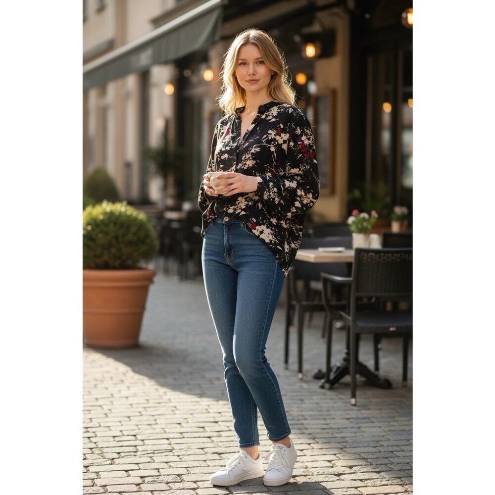 Parker Wasp Black Floral silk blouse Size Small
